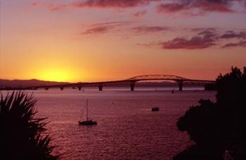 Auckland Harbour Bridge and Waitemata Harbour at Dusk, New Zealand | Obraz na stenu