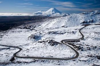 Bruce Road up Mt Ruapehu, and Mt Ngauruhoe, Tongariro National Park, North Island, New Zealand | Obraz na stenu