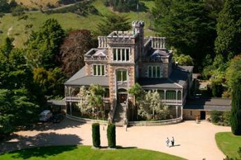 Aerial view of Larnach Castle, Dunedin, New Zealand | Obraz na stenu