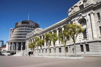 New Zealand, Wellington, The Beehive and Parliament House | Obraz na stenu