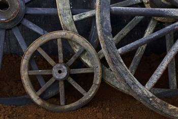 Rustic wagon wheels on movie set, Cuba | Obraz na stenu