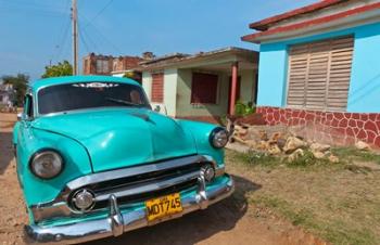 Trinidad, Cuba, blue classic 1950s Chevrolet car | Obraz na stenu