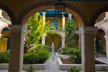 Courtyard building, historic center, Havana, UNESCO World Heritage site, Cuba | Obraz na stenu