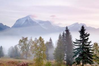 Canada, British Columbia, Mount Robson Park Sunrise on mountain | Obraz na stenu
