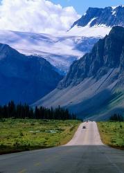 Road into the Mountains of Banff National Park, Alberta, Canada | Obraz na stenu
