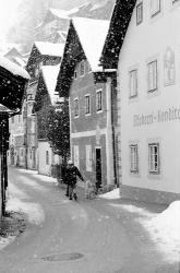 Snowy Street in Hallstat, Austria | Obraz na stenu