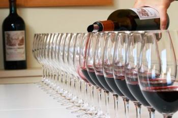Wine Glasses Ready for Tasting | Obraz na stenu