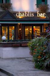 Chablis Bar Cafe, Chablis, Bourgogne, France | Obraz na stenu