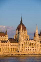 Hungary, Budapest Parliament Building On Danube River | Obraz na stenu