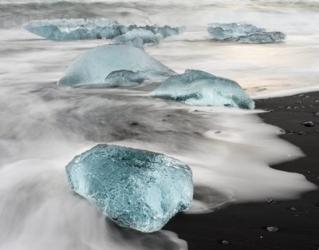 Icebergs On Black Volcanic Beach Near The Jokulsarlon Glacial Lagoon In The Vatnajokull National Park, Iceland | Obraz na stenu