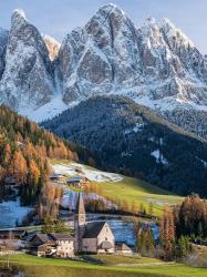 Church Sankt Magdalena In Villnoess Valley In Autumn, Geisler Mountains Italy | Obraz na stenu