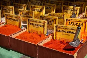 Spain, Granada Spices for sale at an outdoor market in Granada | Obraz na stenu