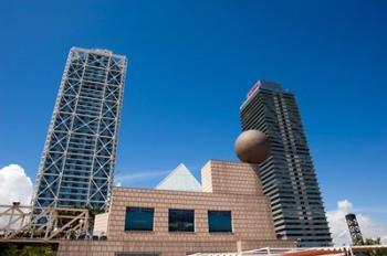 Hotel Arts and Mapfre Tower, Olympic Harbor, Barcelona, Spain | Obraz na stenu