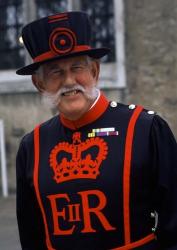 Beefeater in Costume at the Tower of London, London, England | Obraz na stenu