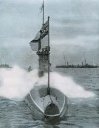 World War I (1914-1918). The British submarine E-8. Sank a German destroyer in the North Sea | Obraz na stenu
