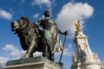 Statue Detail of Queen Victoria Memorial, Buckingham Palace, London, England | Obraz na stenu
