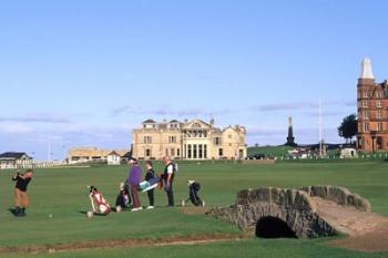 18th Hole and Fairway at Swilken Bridge Golf, St Andrews Golf Course, St Andrews, Scotland | Obraz na stenu