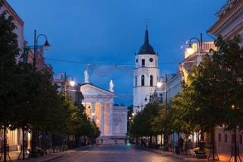 Lithuania, Vilnius, Vilnius Cathedral, evening | Obraz na stenu