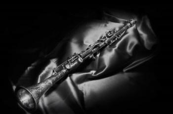 Black And White Still-Life Image Of A Brass Clarinet | Obraz na stenu