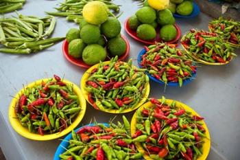 Peppers, fruit and vegetable outdoor market, Suva, Fiji | Obraz na stenu