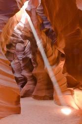 Sunbeam Illuminates Upper Antelope Canyon | Obraz na stenu