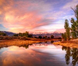California, Bishop Sierra Nevada Range Reflects In Pond | Obraz na stenu