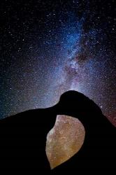 Mobius Arch With The Vibrant Milky Way | Obraz na stenu