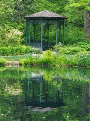 Delaware, Gazebo Overlooking A Pond | Obraz na stenu