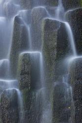 Uwaterfalls Over Basalt Columns, Oregon | Obraz na stenu