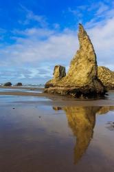 The Wizard's Hat Formation At Bandon Beach, Oregon | Obraz na stenu