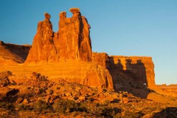 The Three Gossips Formation At Sunrise, Arches National Park | Obraz na stenu