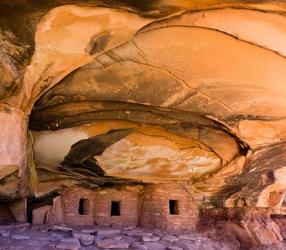 Fallen Roof Ruin In Road Canyon, Utah | Obraz na stenu