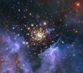 Starburst Cluster Shows Celestial Fireworks | Obraz na stenu