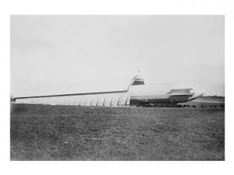 Blimp, Zeppelin in Ground Shed | Obraz na stenu