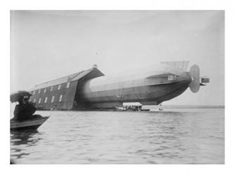 Blimp, Zeppelin, In Shed, Seen From Water | Obraz na stenu