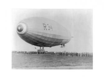 Landing of British Dirigible R-34 at Mineola, Long Island, N.Y. | Obraz na stenu