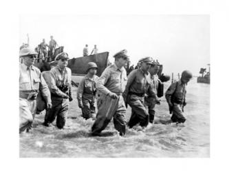Gen. Douglas MacArthur Wades Ashore During Initial Landings at Leyte, Philippine Islands | Obraz na stenu