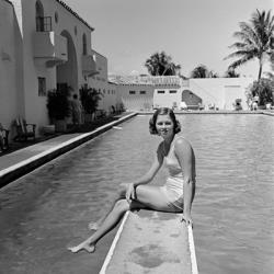 1930s Woman On Pool Diving Board | Obraz na stenu