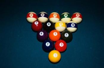 Billiard Balls Racked Up On Pool Table | Obraz na stenu