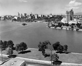 1950s Lake Merritt In Foreground Skyline View | Obraz na stenu