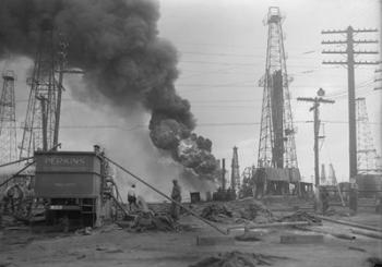 1920s Oil Field Fire Column Of Black Smoke In Field | Obraz na stenu