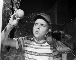 1950s Boy In Tee-Shirt And Cap | Obraz na stenu