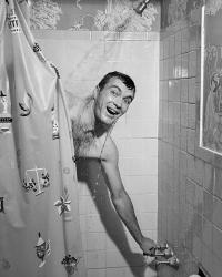 1950s Man In Shower | Obraz na stenu