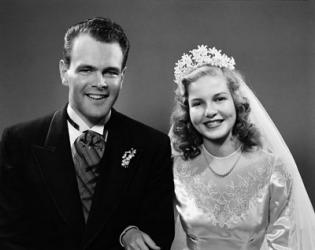 1940s Bride And Groom Linked Arm In Arm | Obraz na stenu