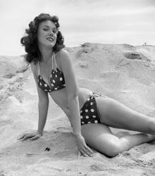 1950s 1960s Brunette Bathing  Stretched Out On Sand? | Obraz na stenu