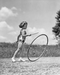 1930s Girl Outdoors Playing Hoop And Stick Game | Obraz na stenu