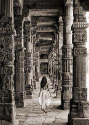 At the Temple, India (BW) | Obraz na stenu