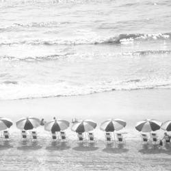 A Day At The Beach BW Crop | Obraz na stenu