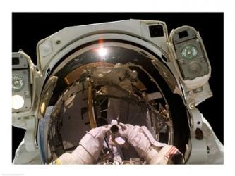 Astronaut Taking a Self-Portrait in space | Obraz na stenu