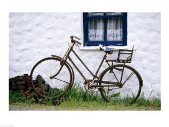 Bicycles leaning against a wall, Bog Village Museum, Glenbeigh, County Kerry, Ireland | Obraz na stenu